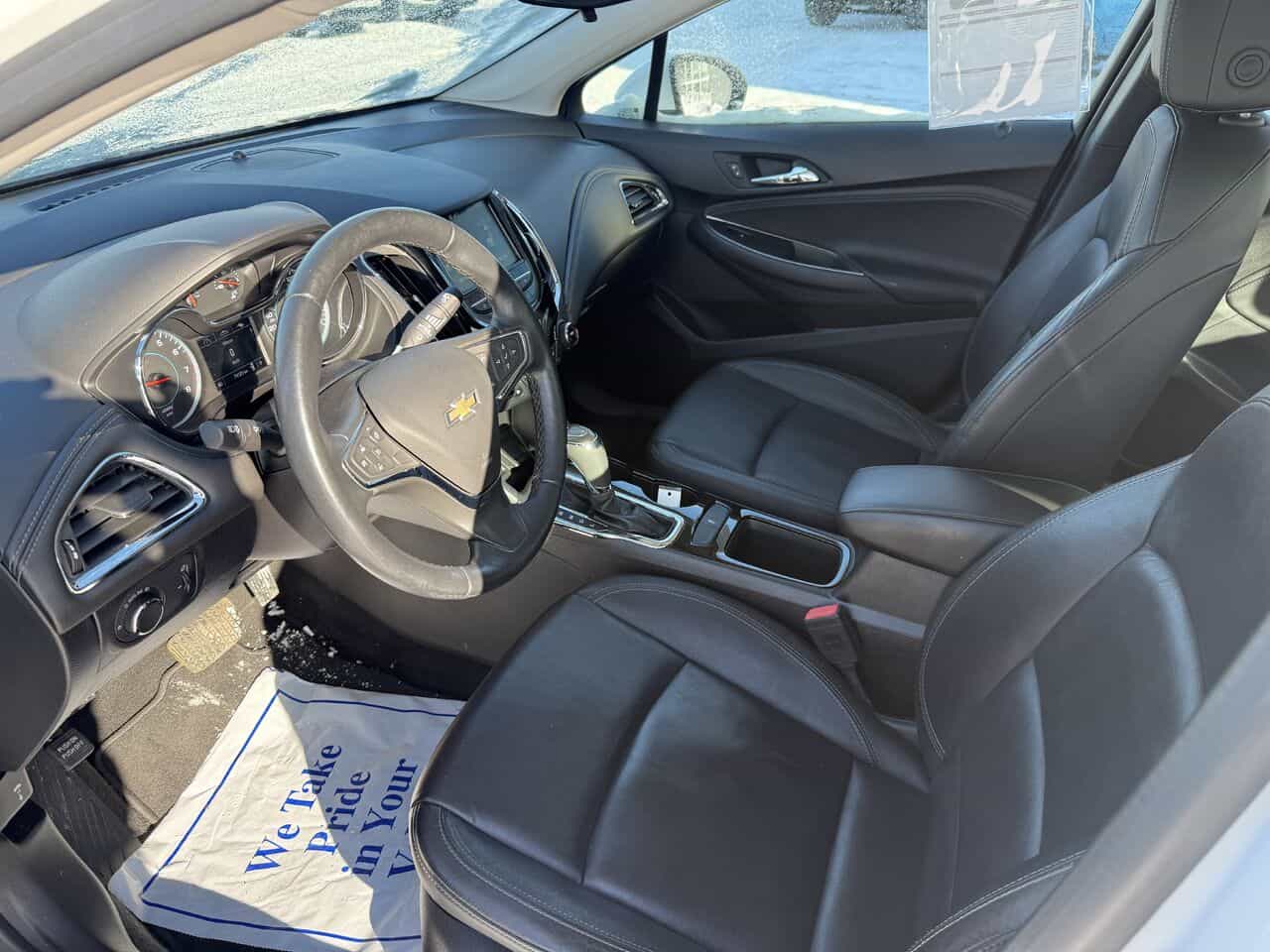 2018 Chevrolet Cruze Premier, Cuir, Volant chauffant, Siège électrique - Image 11