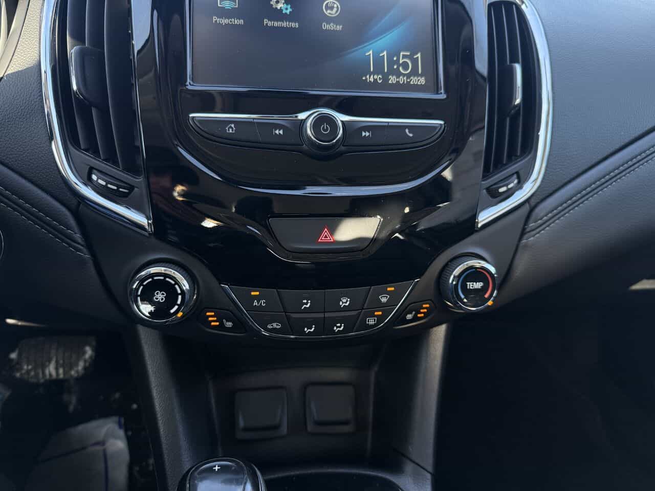 2018 Chevrolet Cruze Premier, Cuir, Volant chauffant, Siège électrique - Image 19