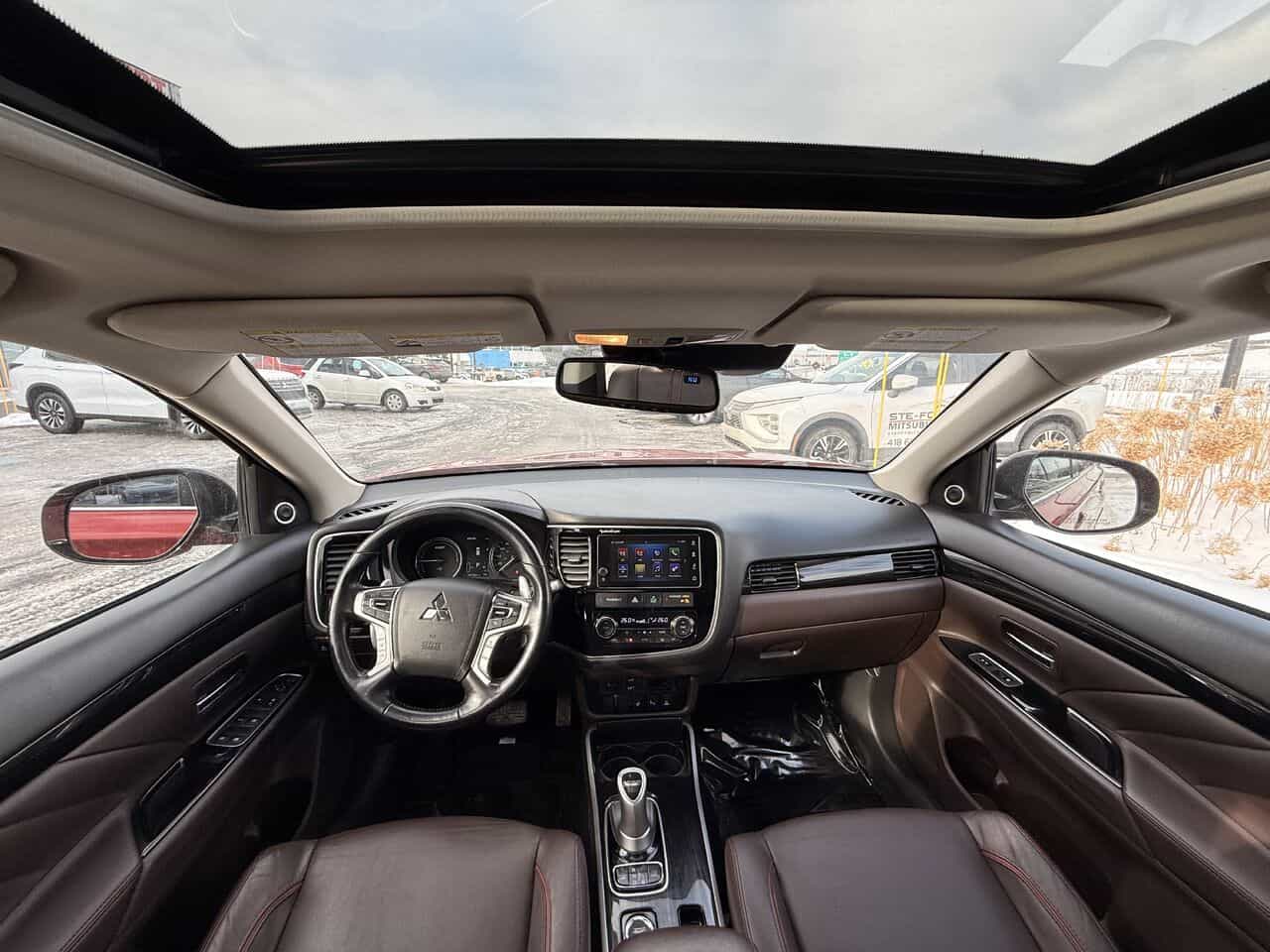 2018 Mitsubishi Outlander PHEV Gt Awd, Toit Ouvrant, Sièges Chauff - Image 12