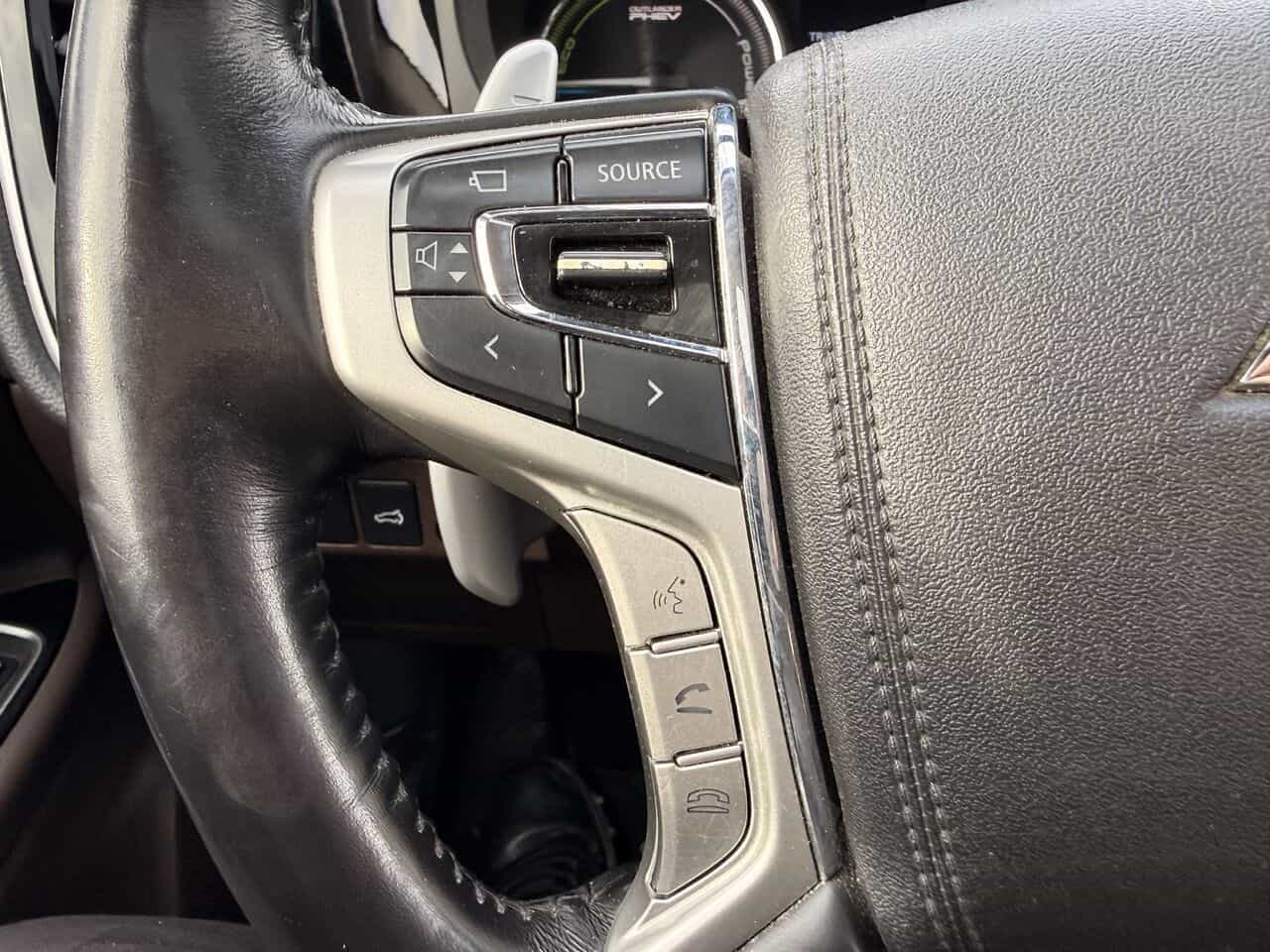 2018 Mitsubishi Outlander PHEV Gt Awd, Toit Ouvrant, Sièges Chauff - Image 15