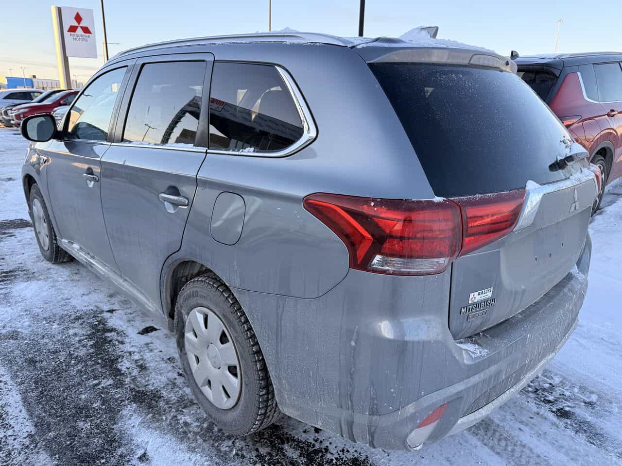 2018 Mitsubishi Outlander PHEV SE Touring AWD, TOIT OUVRANT, CAMÉRA DE RECUL - Image 3