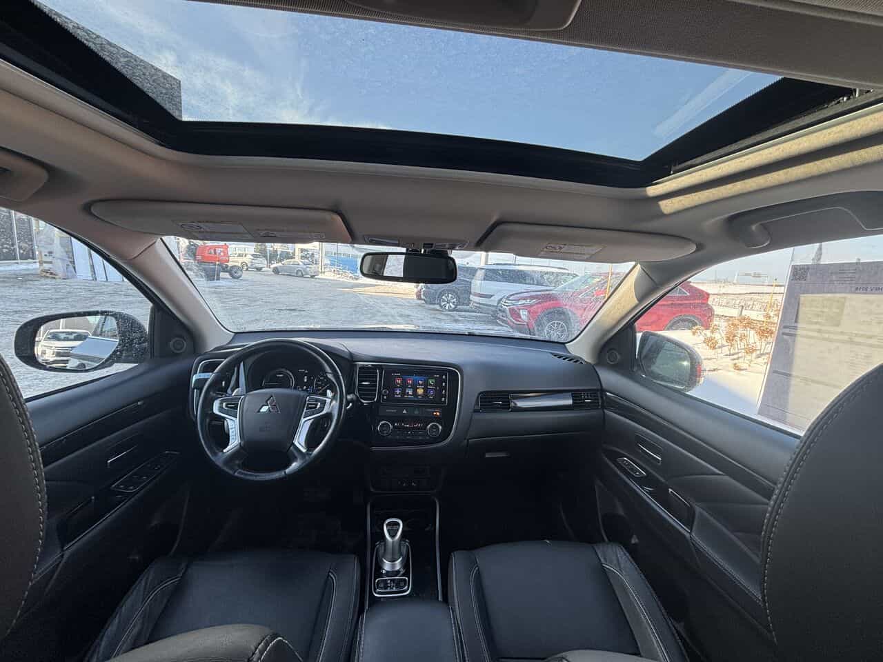 Image 12 Mitsubishi Outlander PHEV SE Touring AWD, TOIT OUVRANT, CAMÉRA DE RECUL 2018