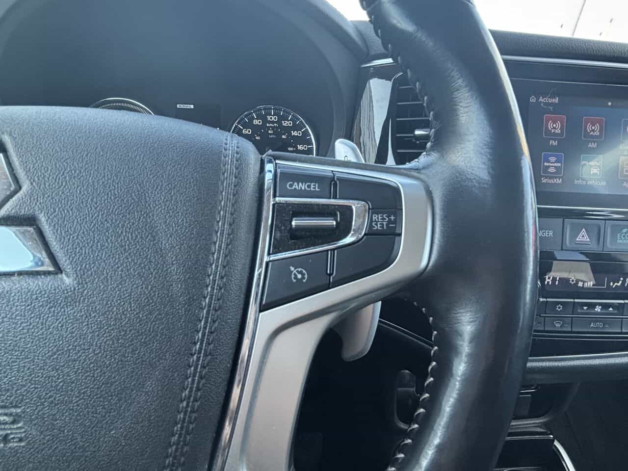 2018 Mitsubishi Outlander PHEV SE Touring AWD, TOIT OUVRANT, CAMÉRA DE RECUL - Image 16