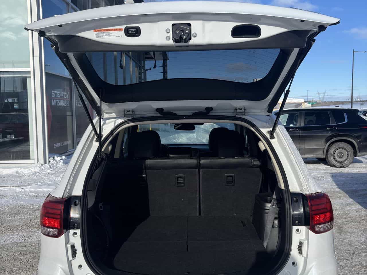 Image 8 Mitsubishi Outlander Gt Awd, V6, Toit Ouvrant, Sièges Chauff 2018