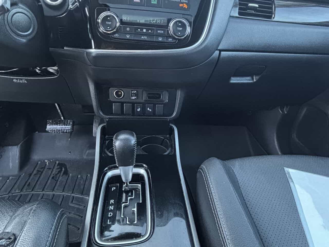 Image 18 Mitsubishi Outlander Gt Awd, V6, Toit Ouvrant, Sièges Chauff 2018