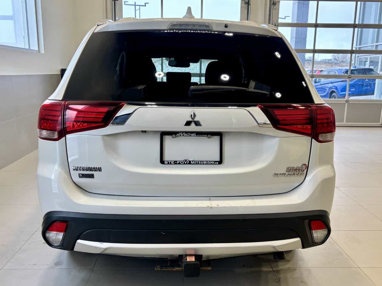 2018 Mitsubishi Outlander Gt Awd, V6, Toit Ouvrant, Sièges Chauff - Image 9