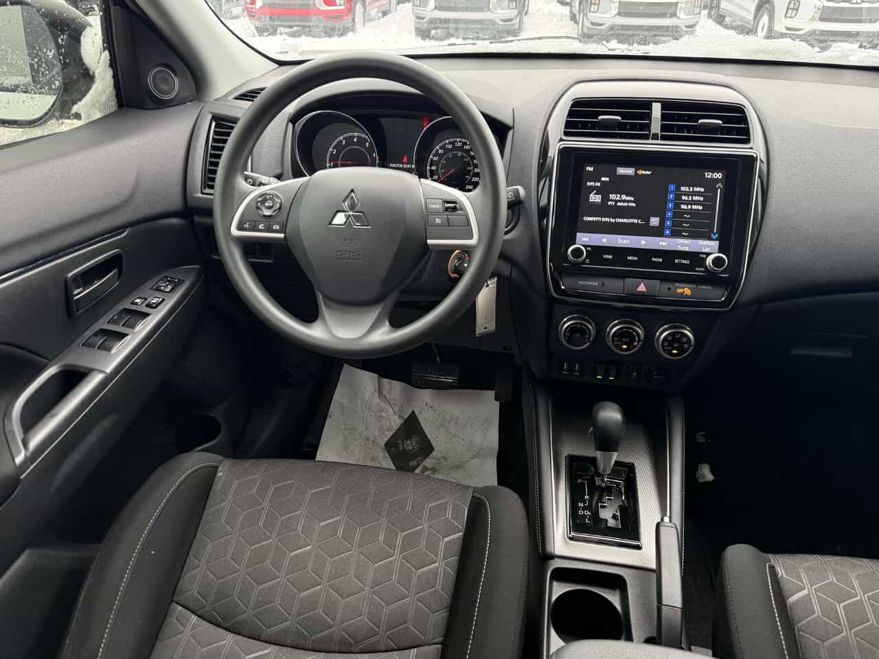 2021 Mitsubishi RVR ES Traction avant, Sièges chauffants, Connectivités - Image 10