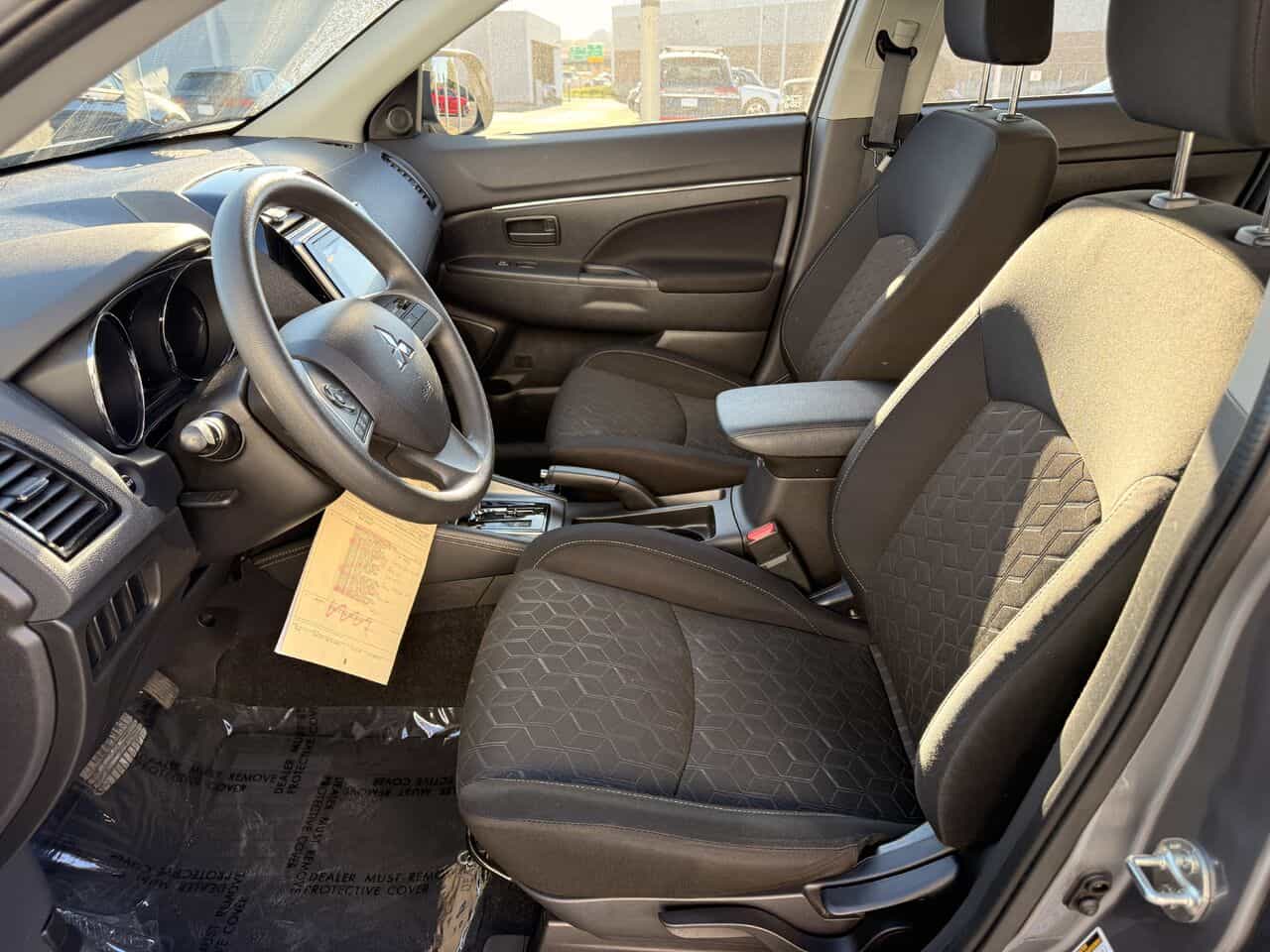 2023 Mitsubishi RVR Es Awc, Sièges Chauffants - Image 11