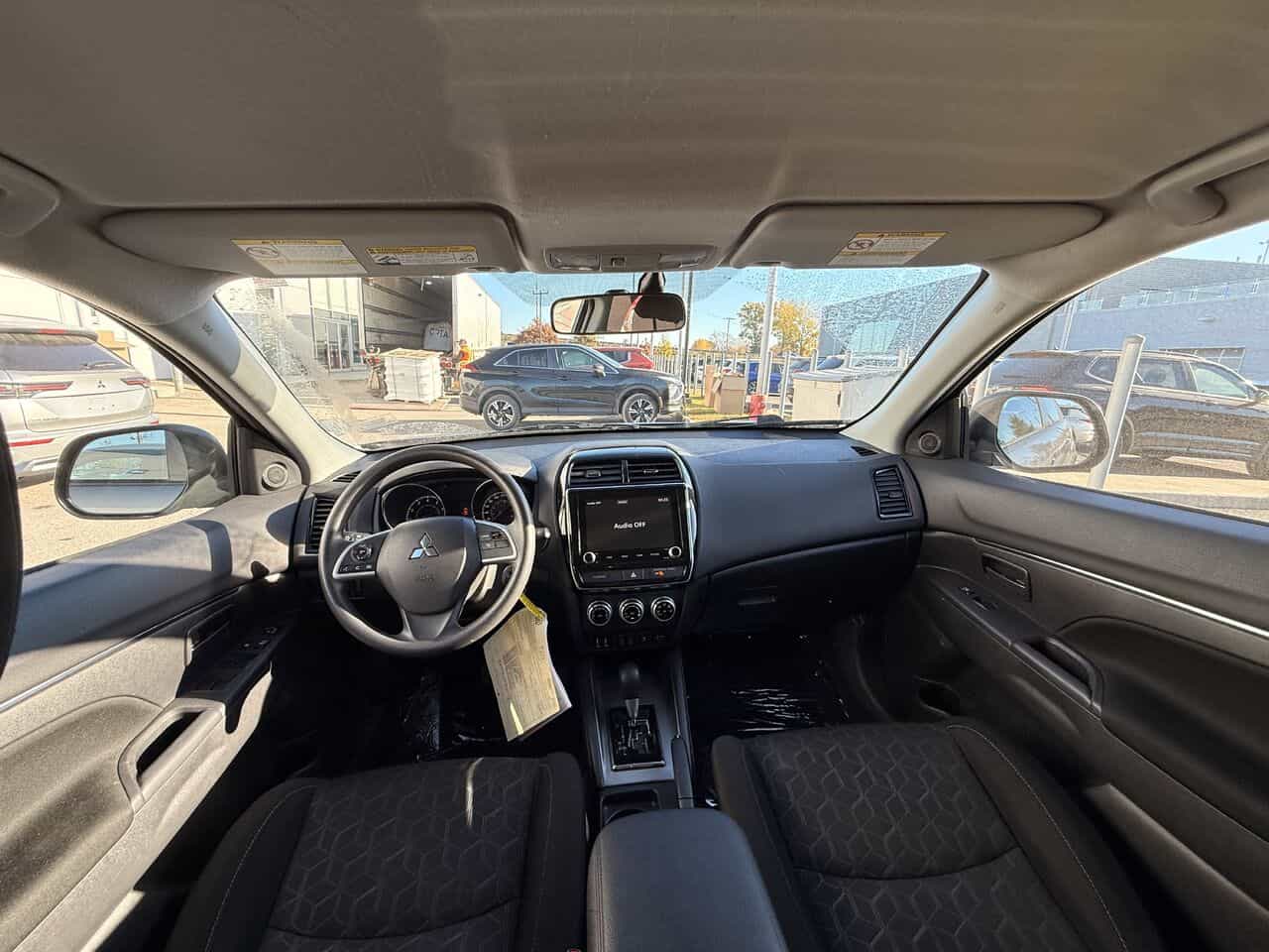 2023 Mitsubishi RVR Es Awc, Sièges Chauffants - Image 12