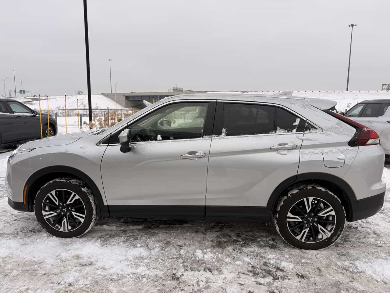 2023 Mitsubishi Eclipse Cross Es Awd, Sèges Chauffants, Garantie 2032 - Image 2