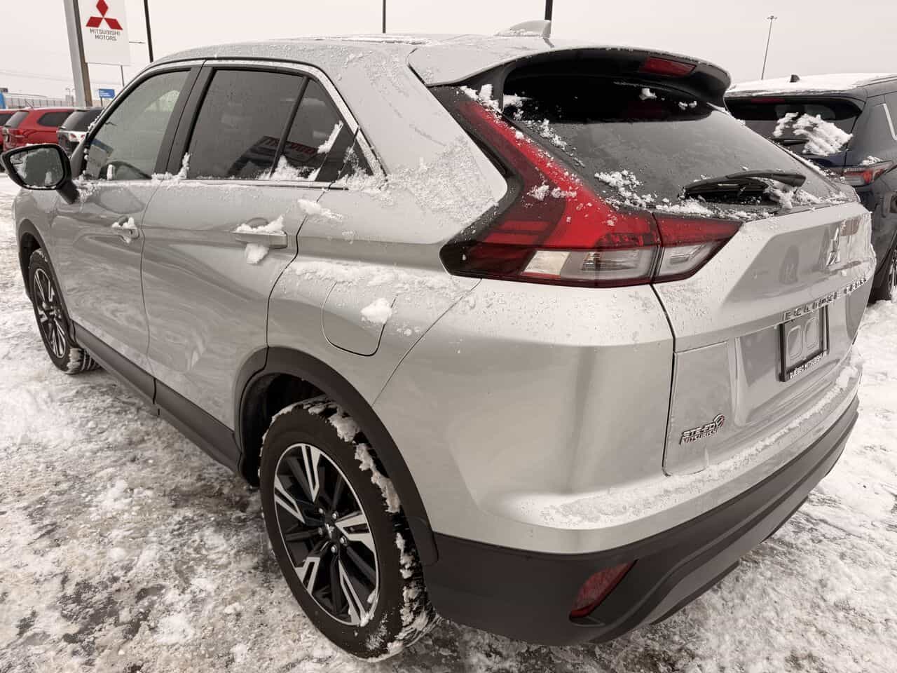2023 Mitsubishi Eclipse Cross Es Awd, Sèges Chauffants, Garantie 2032 - Image 3