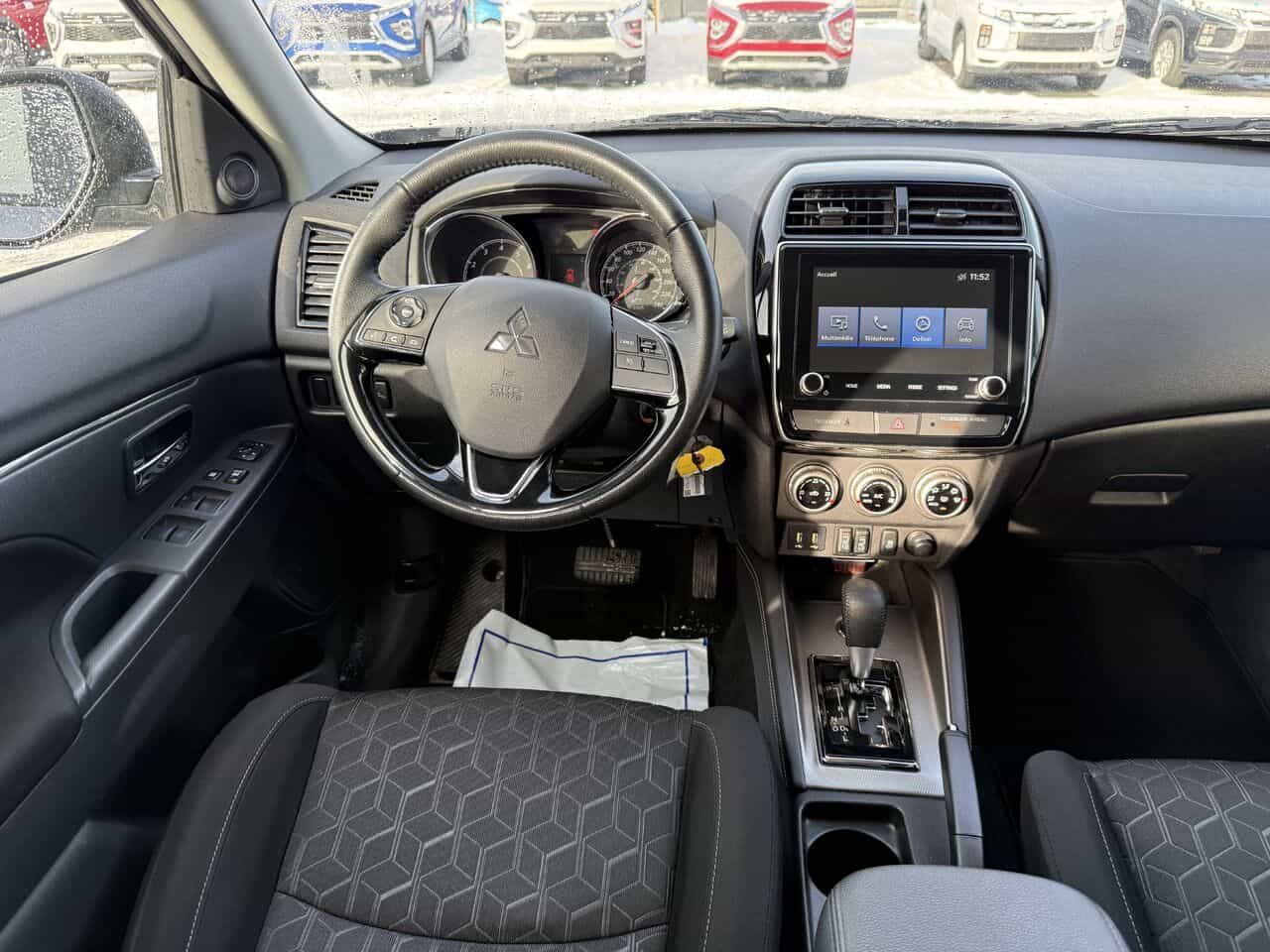 2024 Mitsubishi RVR SE AWC, Sièges chauffants, Bluetooth - Image 11