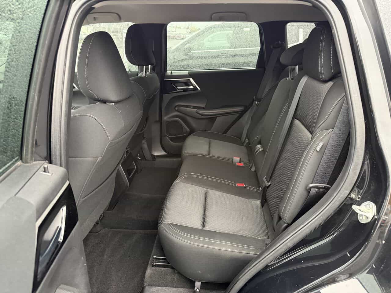 2022 Mitsubishi Outlander ES S-AWC, Sièges chauffants, 7 passagers, Garantie 2031 - Image 10