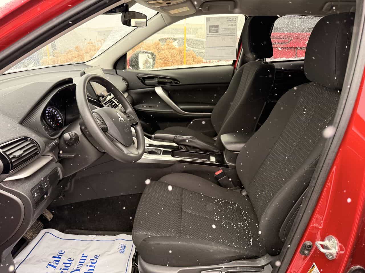 2024 Mitsubishi Eclipse Cross Es Awd, Sièges Chuafants, Caméra De Recul - Image 11