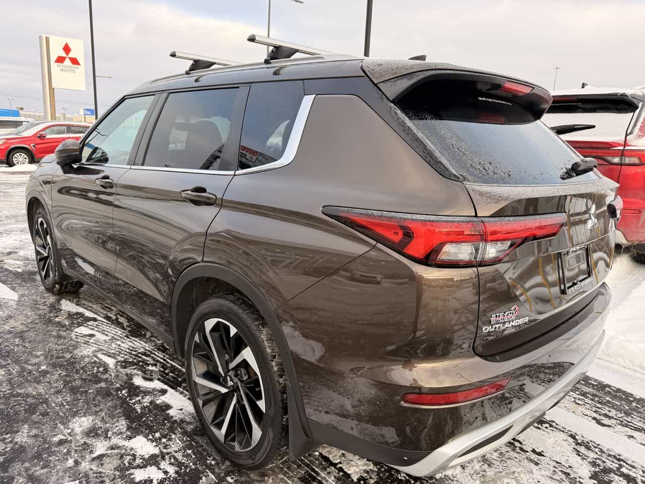2022 Mitsubishi Outlander Le Awd, Toit Ouvrant Pano, Sièges Chauffants - Image 3