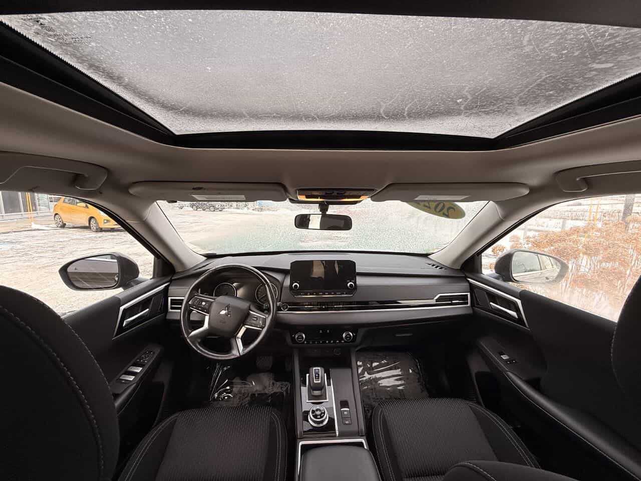 2022 Mitsubishi Outlander Le Awd, Toit Ouvrant Pano, Sièges Chauffants - Image 12