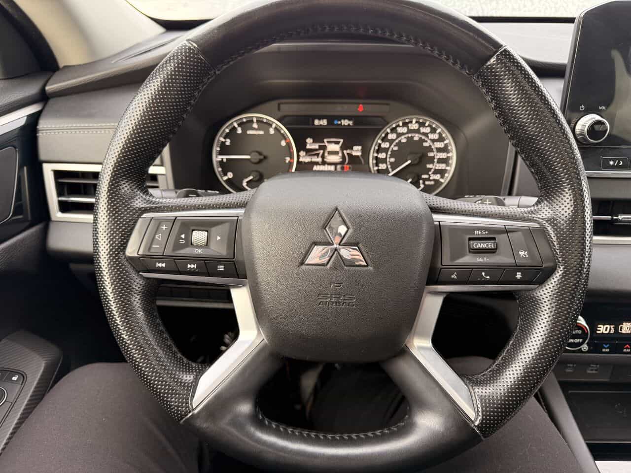 2022 Mitsubishi Outlander Le Awd, Toit Ouvrant Pano, Sièges Chauffants - Image 13