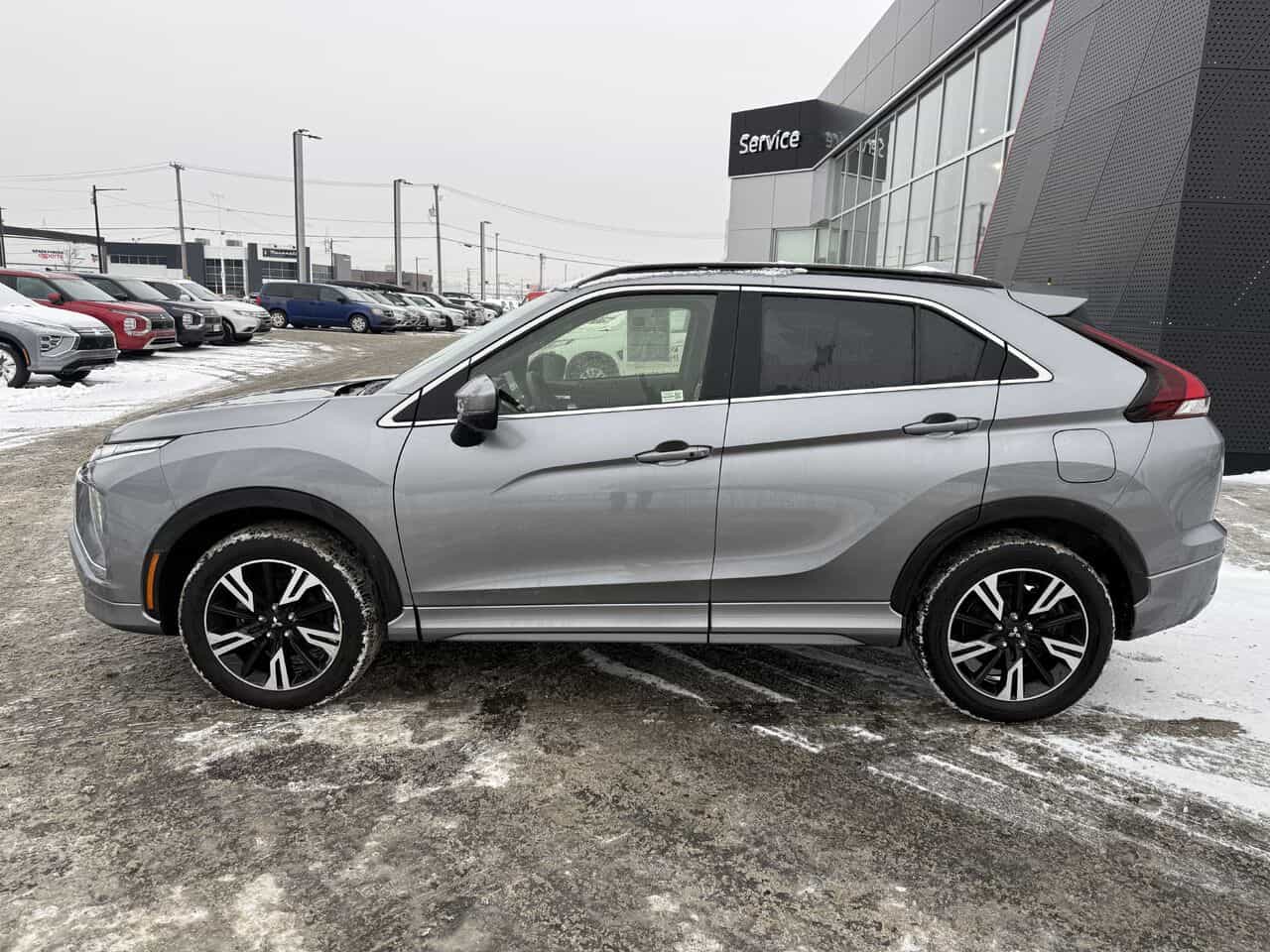 2023 Mitsubishi Eclipse Cross GT S-AWC, Cuir, Hud, Toit Pano, Démarreur à distance - Image 2