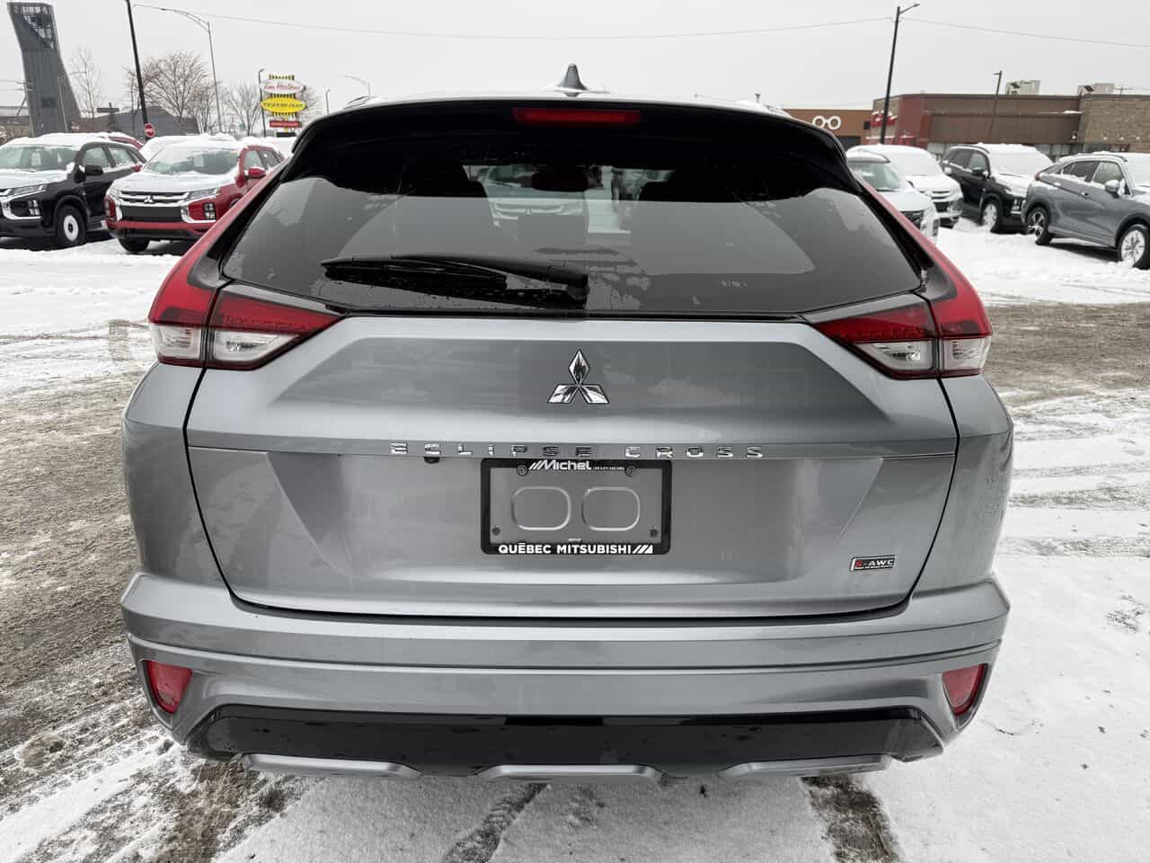 2023 Mitsubishi Eclipse Cross GT S-AWC, Cuir, Hud, Toit Pano, Démarreur à distance - Image 6