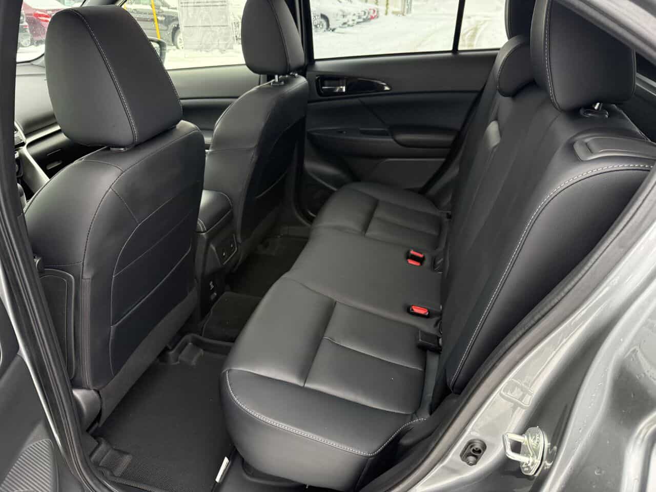 2023 Mitsubishi Eclipse Cross GT S-AWC, Cuir, Hud, Toit Pano, Démarreur à distance - Image 10