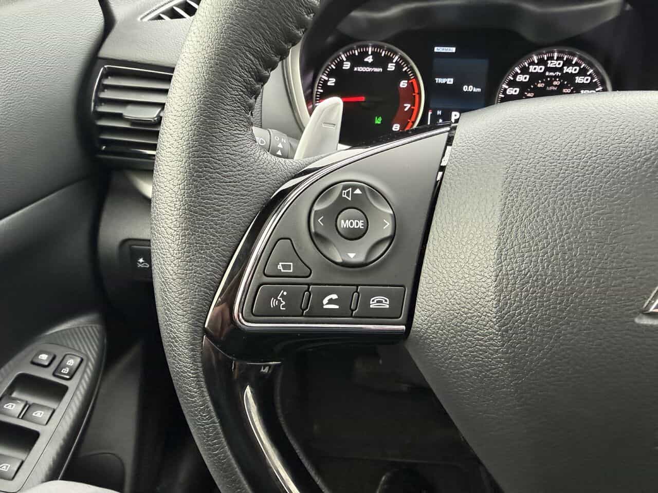 2023 Mitsubishi Eclipse Cross GT S-AWC, Cuir, Hud, Toit Pano, Démarreur à distance - Image 14