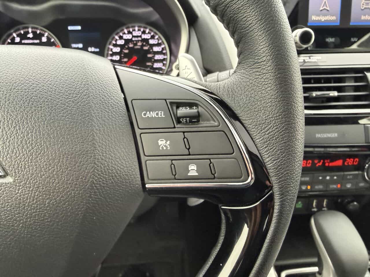 2023 Mitsubishi Eclipse Cross GT S-AWC, Cuir, Hud, Toit Pano, Démarreur à distance - Image 15