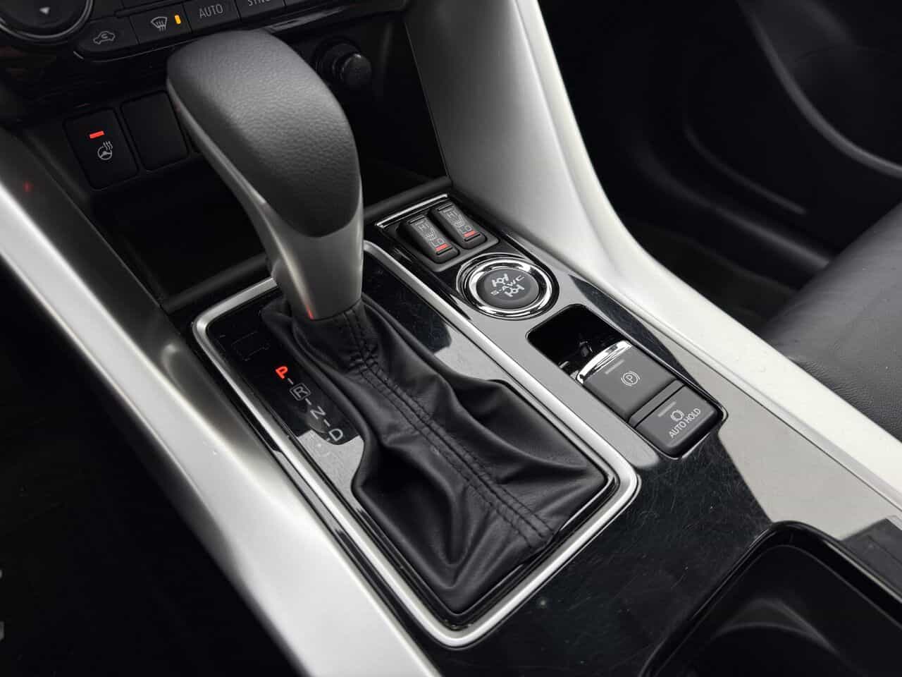 2023 Mitsubishi Eclipse Cross GT S-AWC, Cuir, Hud, Toit Pano, Démarreur à distance - Image 20