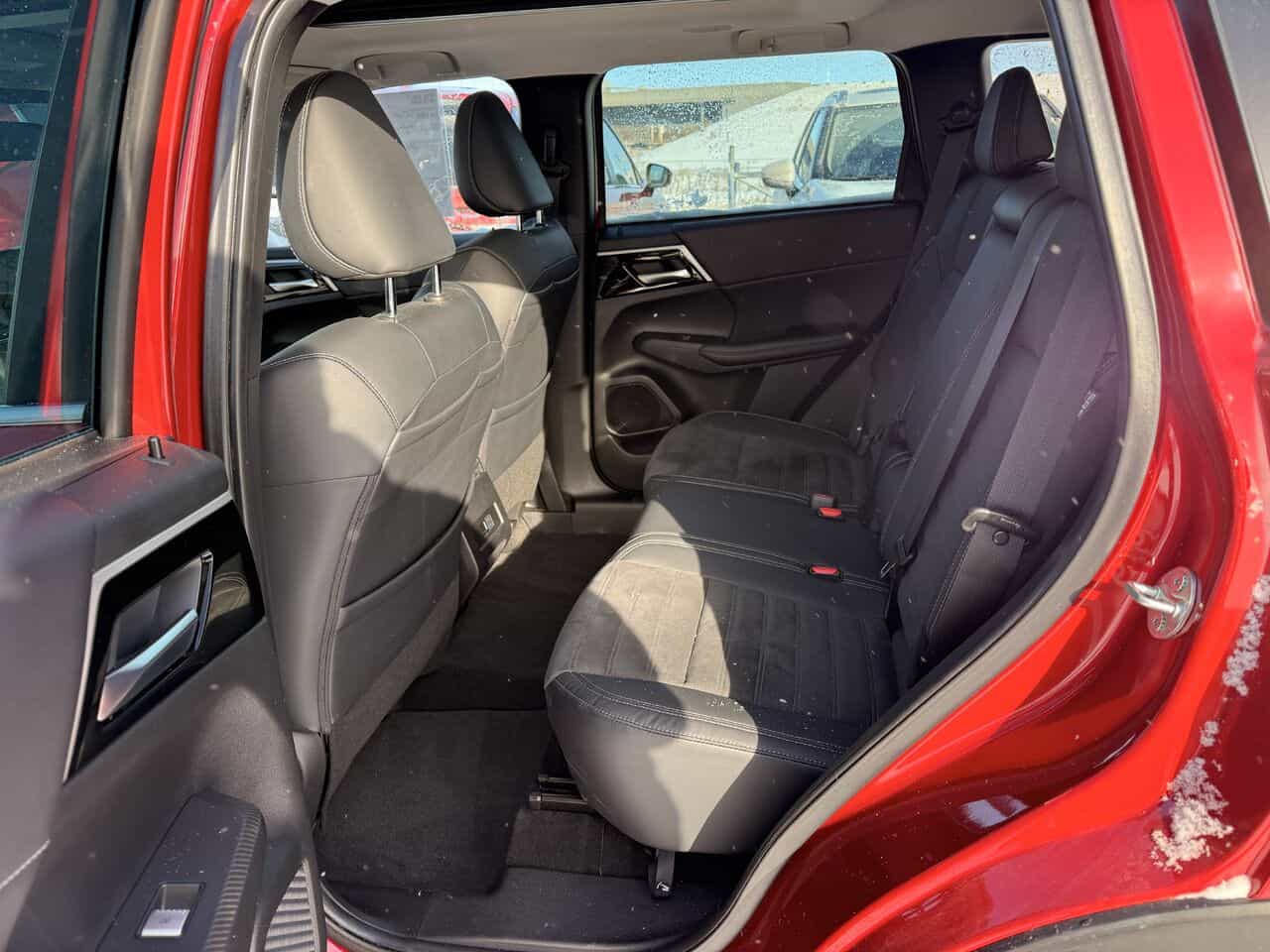 2022 Mitsubishi Outlander LE Premium AWD, TOIT PANORAMIQUE, SIÈGES CHAUFF - Image 10