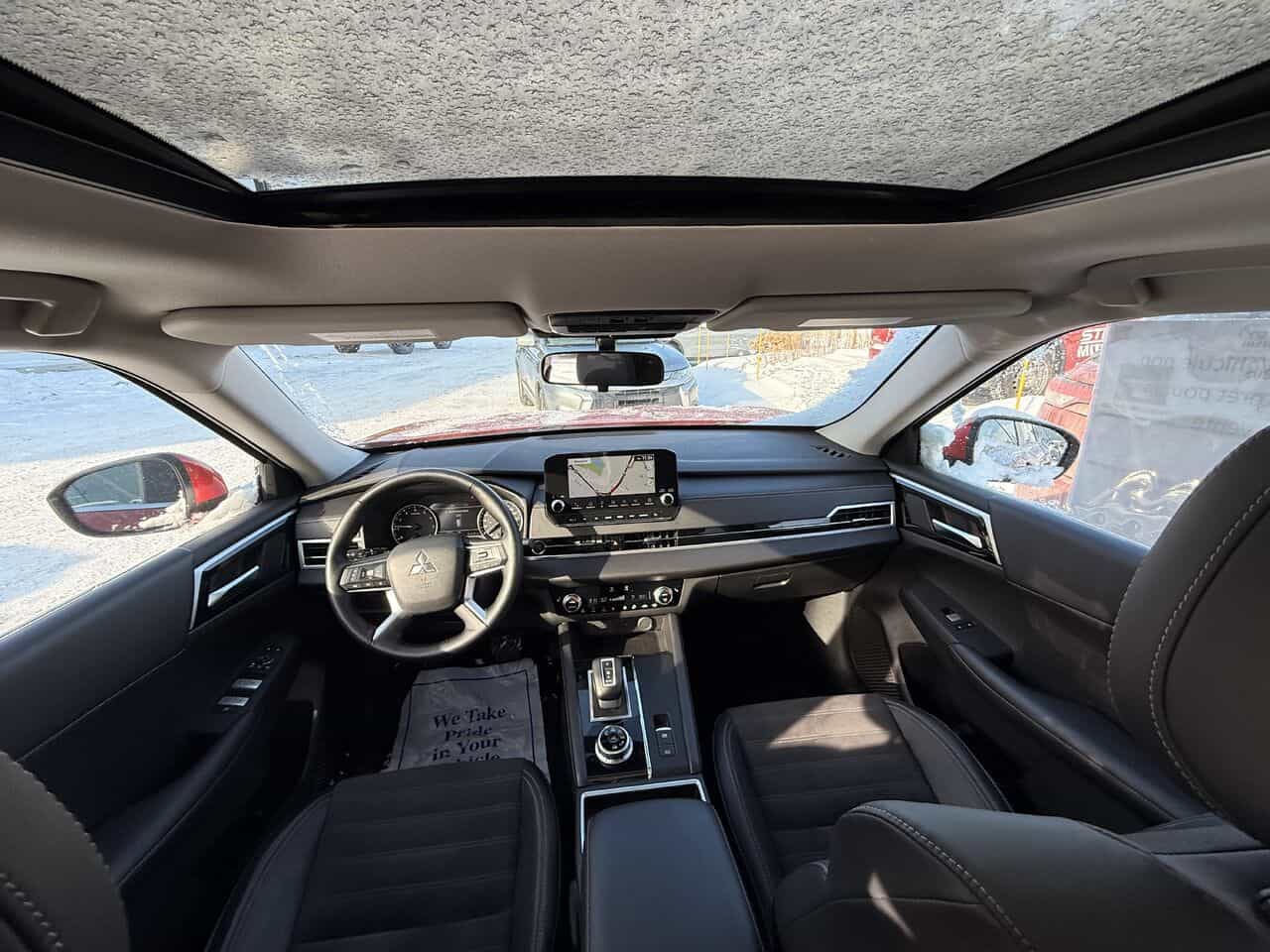 2022 Mitsubishi Outlander LE Premium AWD, TOIT PANORAMIQUE, SIÈGES CHAUFF - Image 12