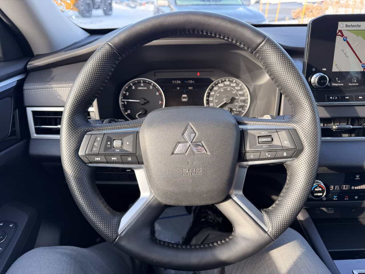 2022 Mitsubishi Outlander LE Premium AWD, TOIT PANORAMIQUE, SIÈGES CHAUFF - Image 14
