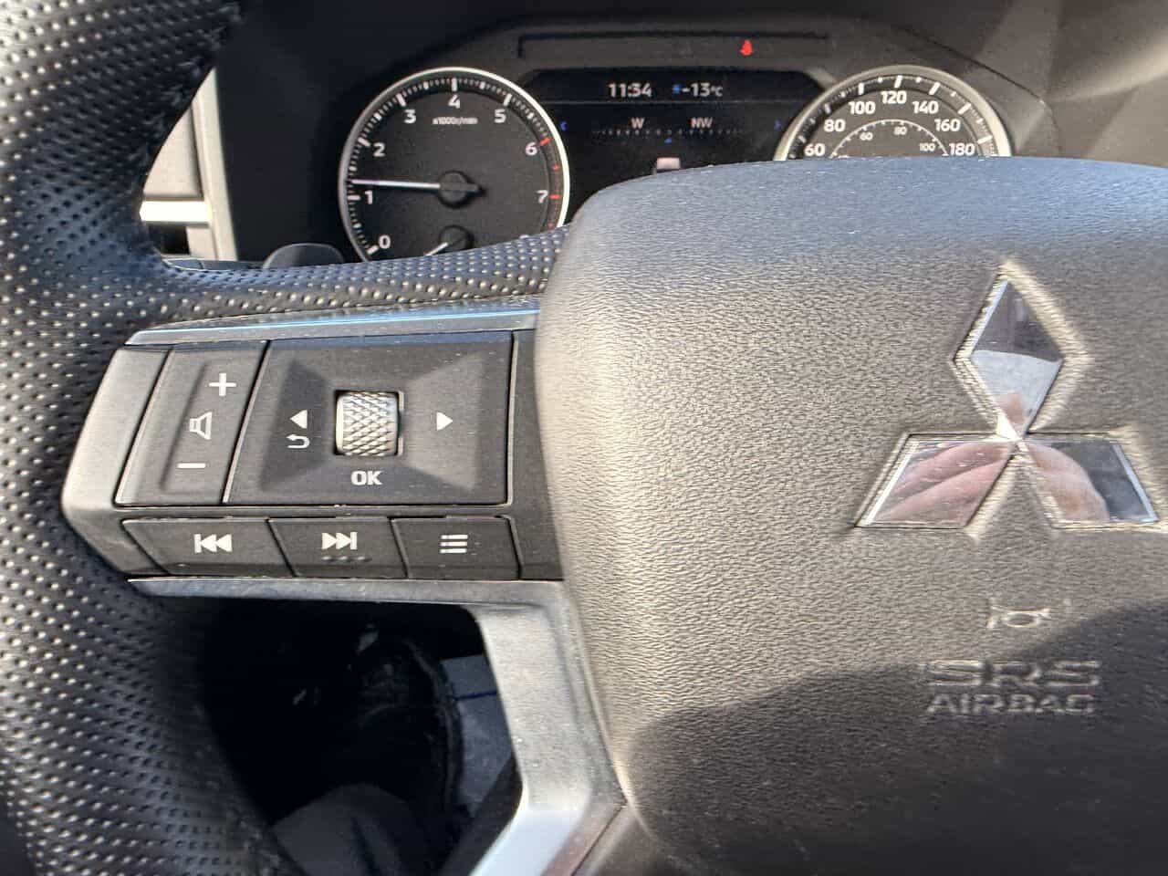 2022 Mitsubishi Outlander LE Premium AWD, TOIT PANORAMIQUE, SIÈGES CHAUFF - Image 15