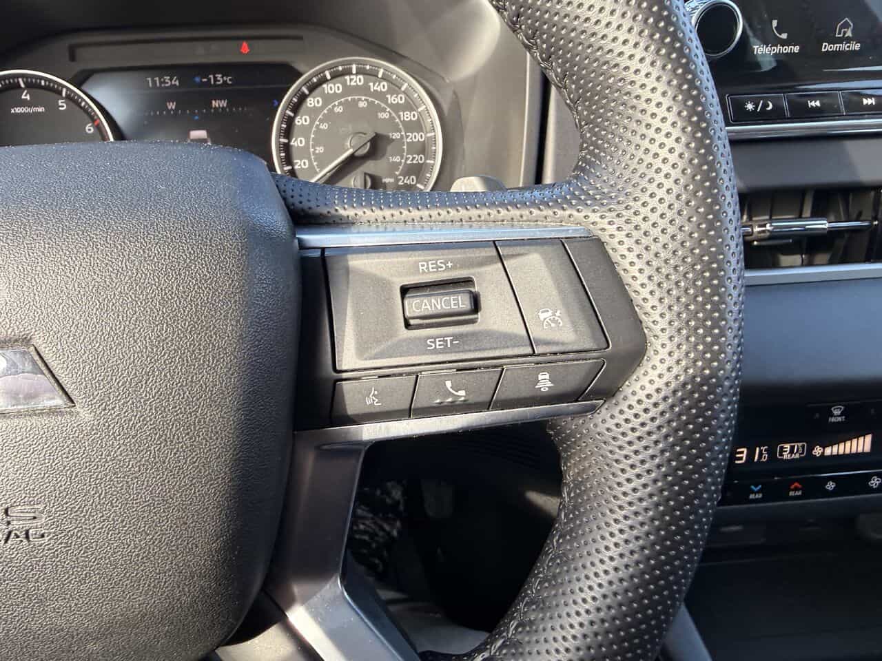 2022 Mitsubishi Outlander LE Premium AWD, TOIT PANORAMIQUE, SIÈGES CHAUFF - Image 16