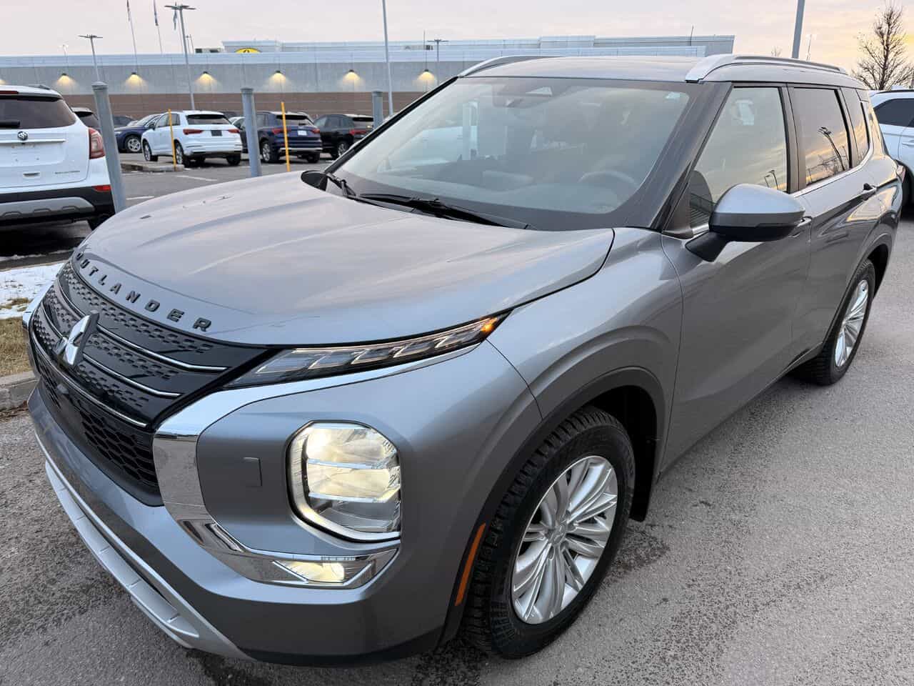 2023 Mitsubishi Outlander Se Awd, Toit Ouvrant Pano, Sièges Chauffants - Image 6