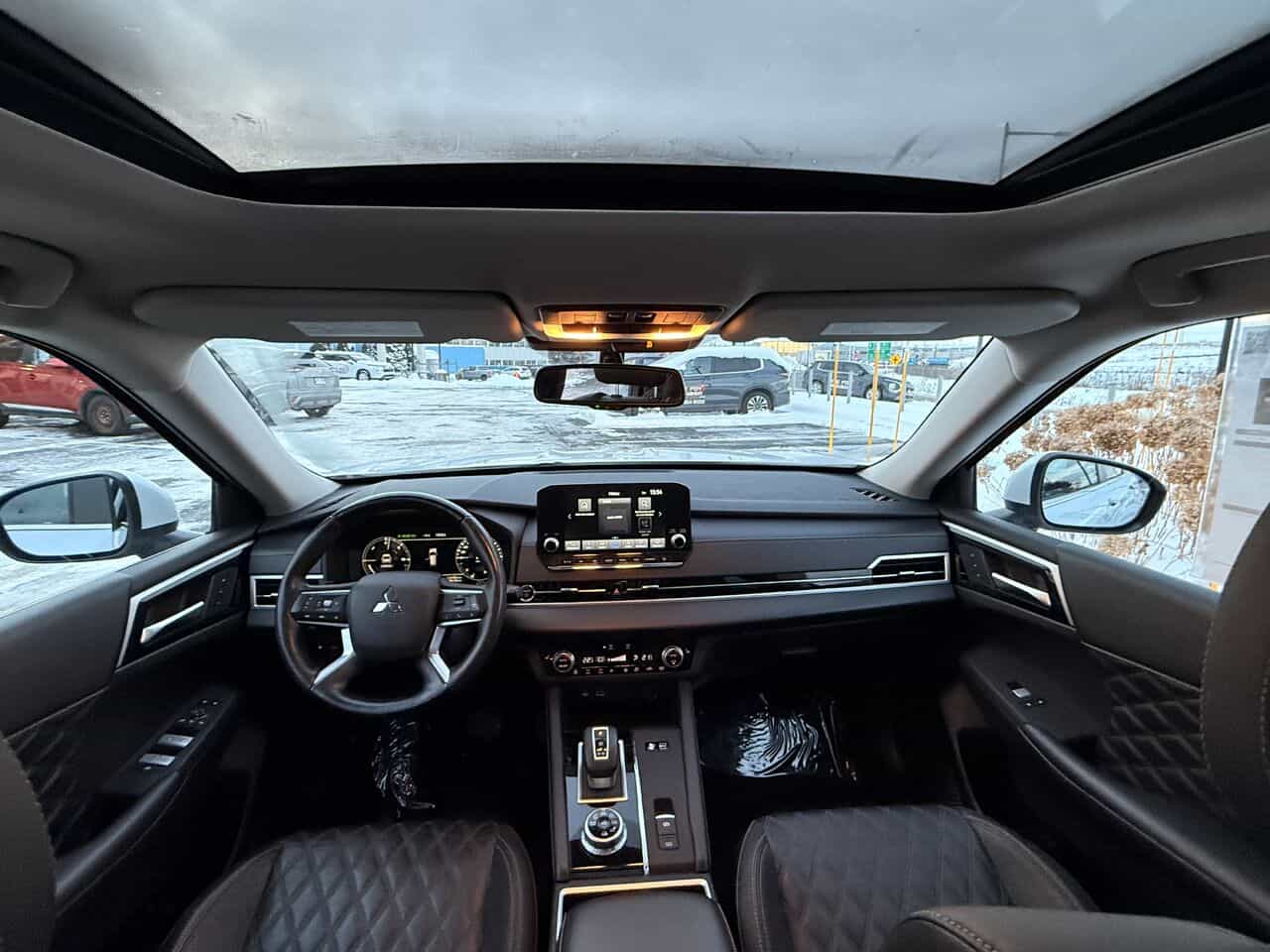 2023 Mitsubishi Outlander PHEV Sel Awd, Toit Panoramqiue, Volant Chauffant - Image 12