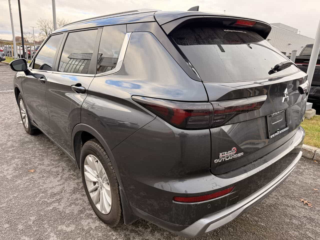 2025 Mitsubishi Outlander Démo, Promotion Spécial, Seulement 10 000Km - Image 3