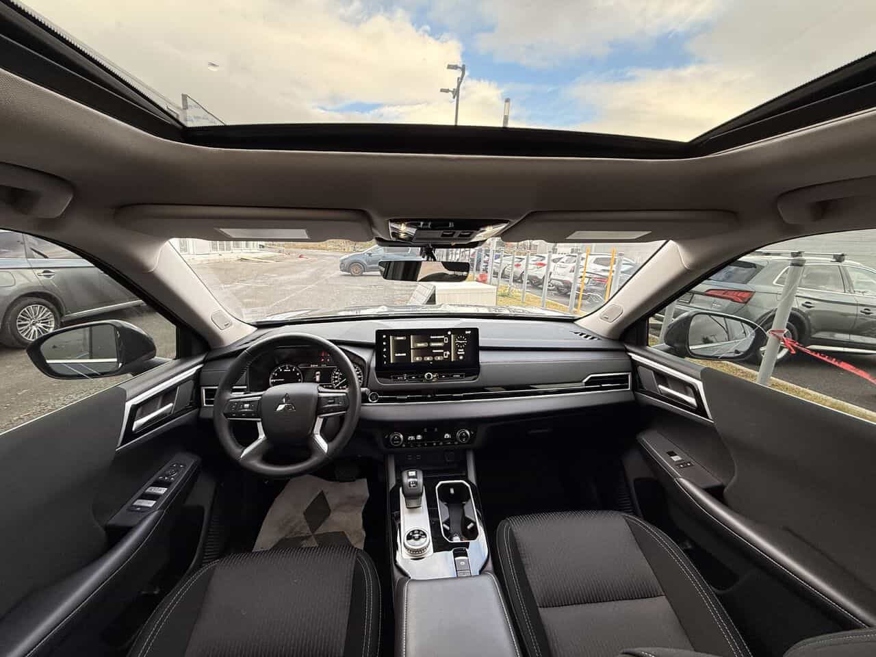2025 Mitsubishi Outlander Démo, Promotion Spécial, Seulement 10 000Km - Image 12