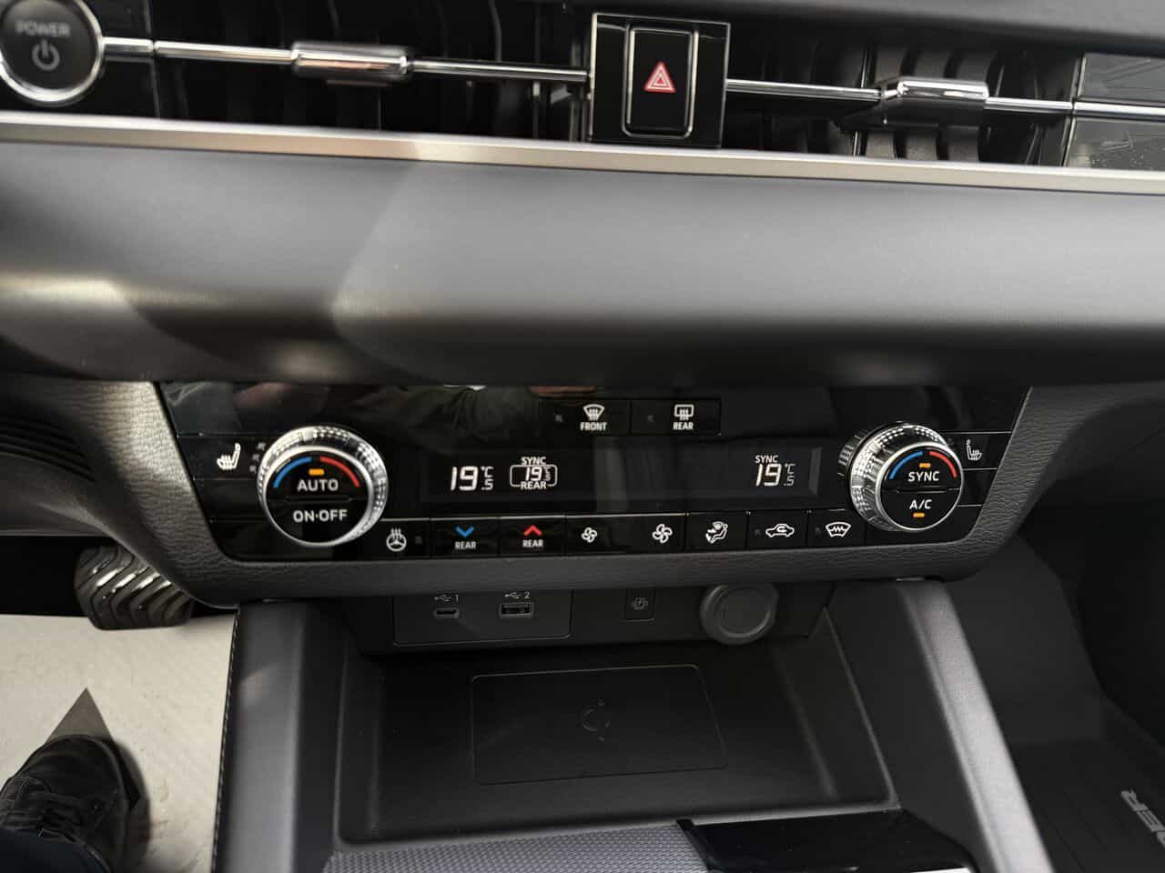 2025 Mitsubishi Outlander PHEV GT S-AWC, Hybride, Cuir, Toit pano, Volant chauffant, Garantie 2035 - Image 22