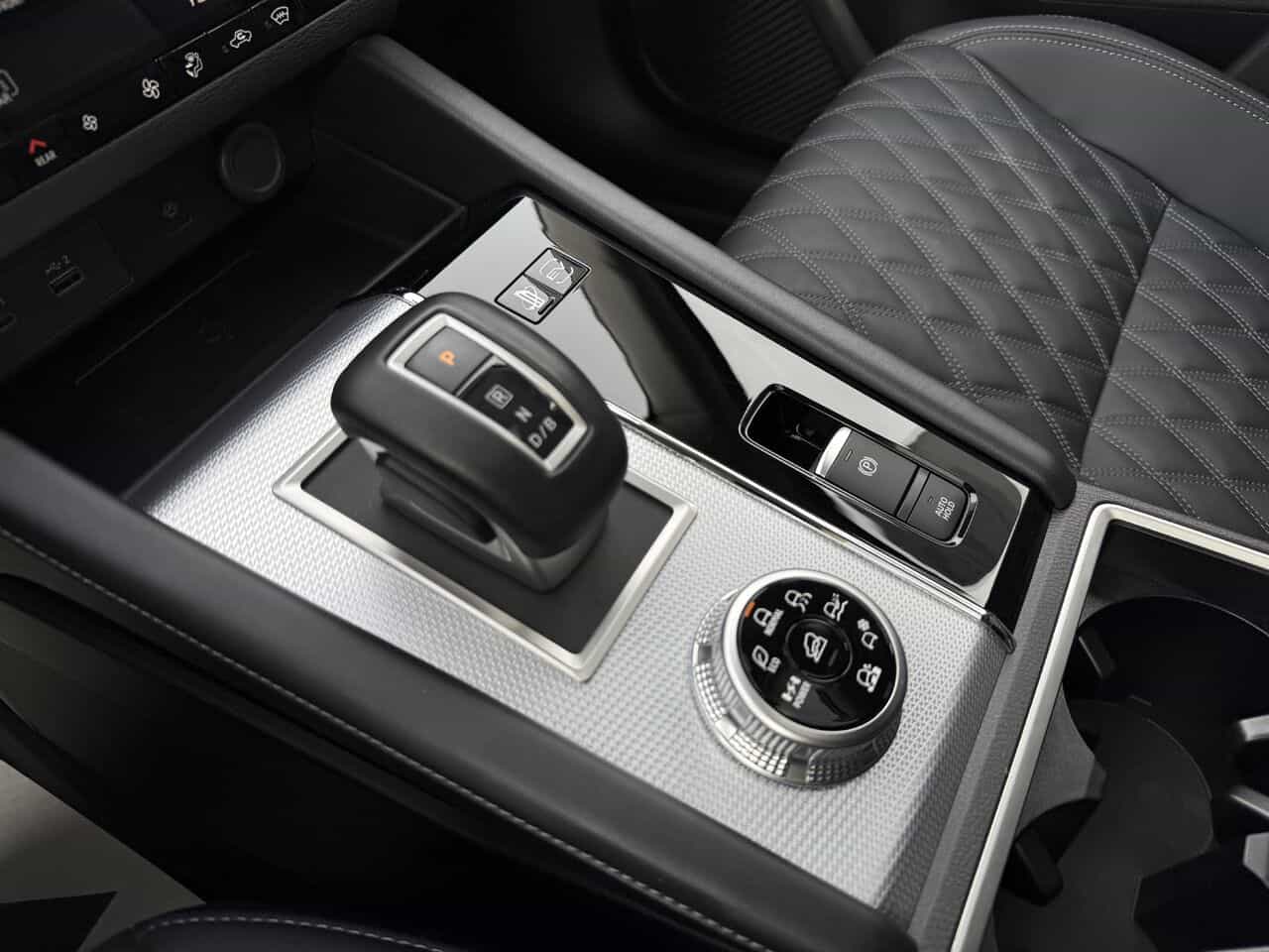 2025 Mitsubishi Outlander PHEV GT S-AWC, Hybride, Cuir, Toit pano, Volant chauffant, Garantie 2035 - Image 24