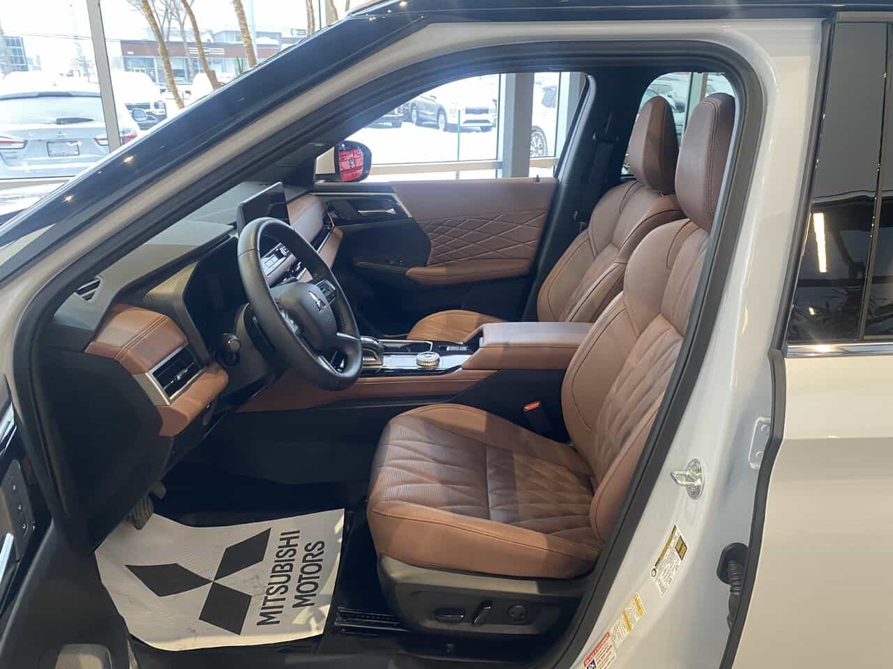 2025 Mitsubishi Outlander Outlander Gt S-Awc - Image 6