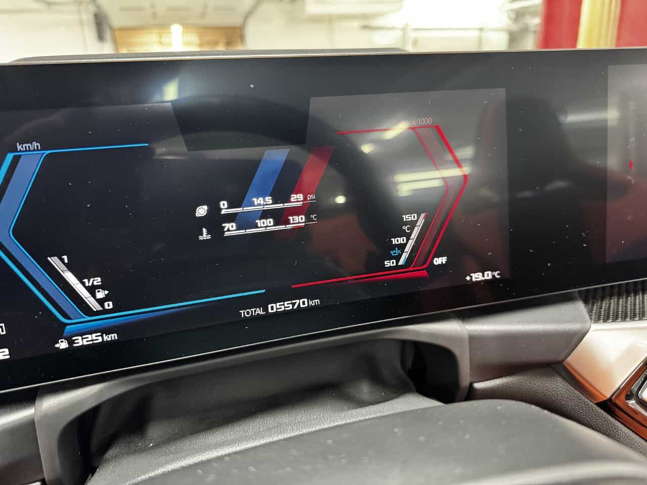 2024 BMW M4 Competition M xDrive cabriolet, Premium + Carbon pack - Image 18