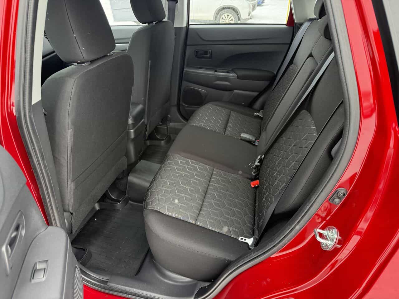 2025 Mitsubishi RVR ES AWC, Sièges chauffants, Connectivités - Image 10