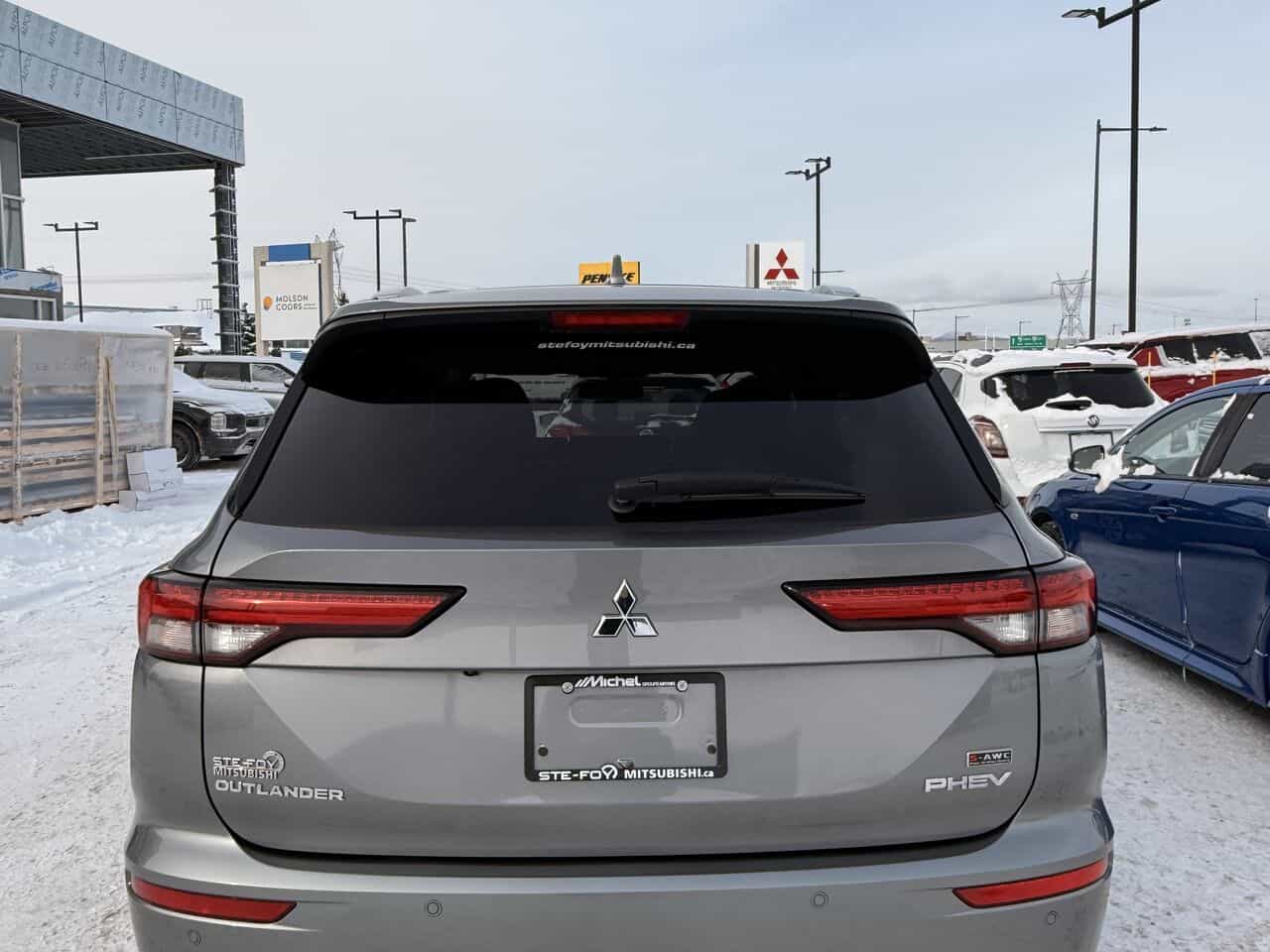 2023 Mitsubishi Outlander PHEV Sel Awd, Toit Panoramqiue, Volant Chauffant - Image 7