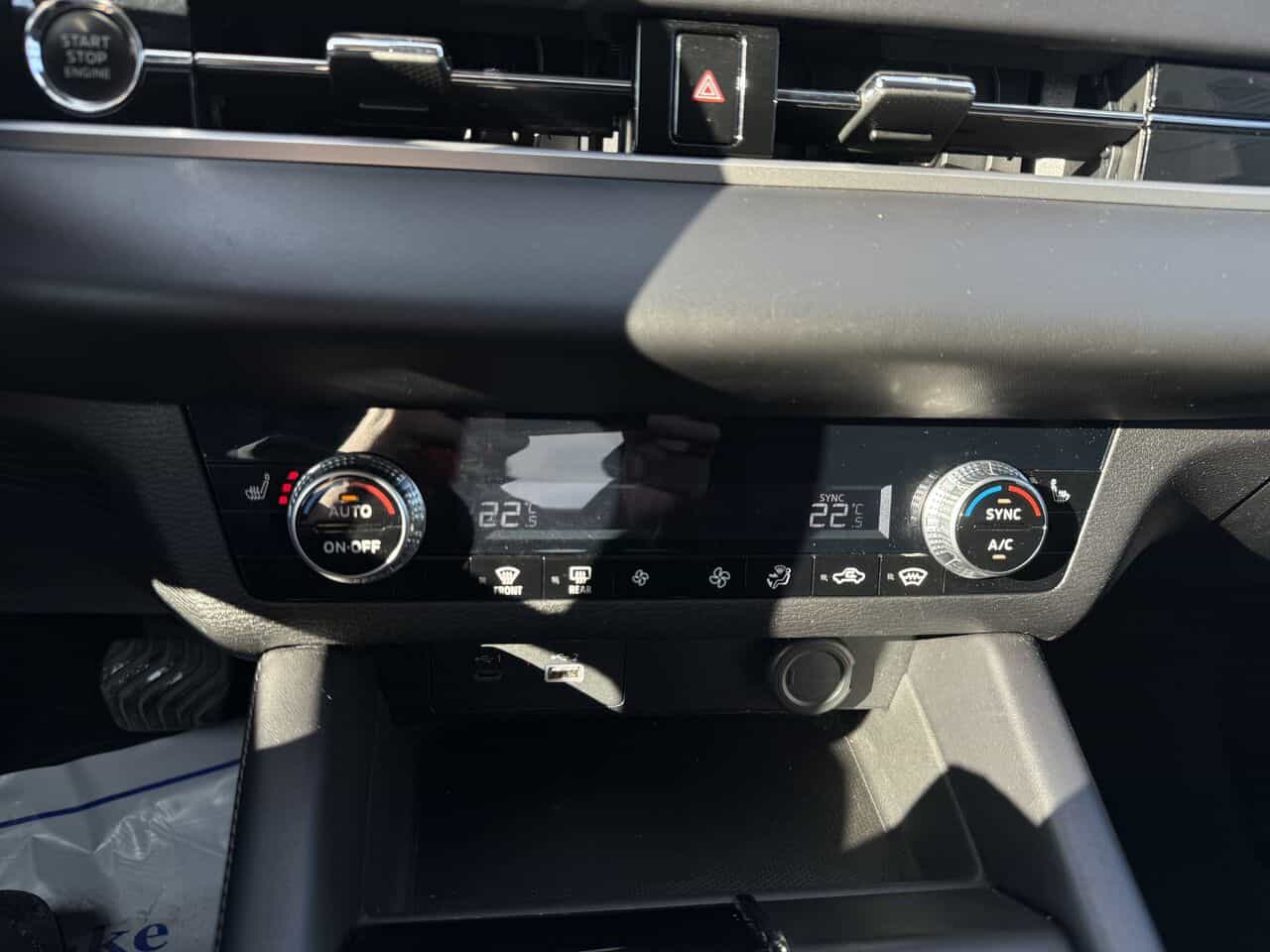 2022 Mitsubishi Outlander ES S-AWC, Sièges chauffants, Apple Carplay/Android auto - Image 22