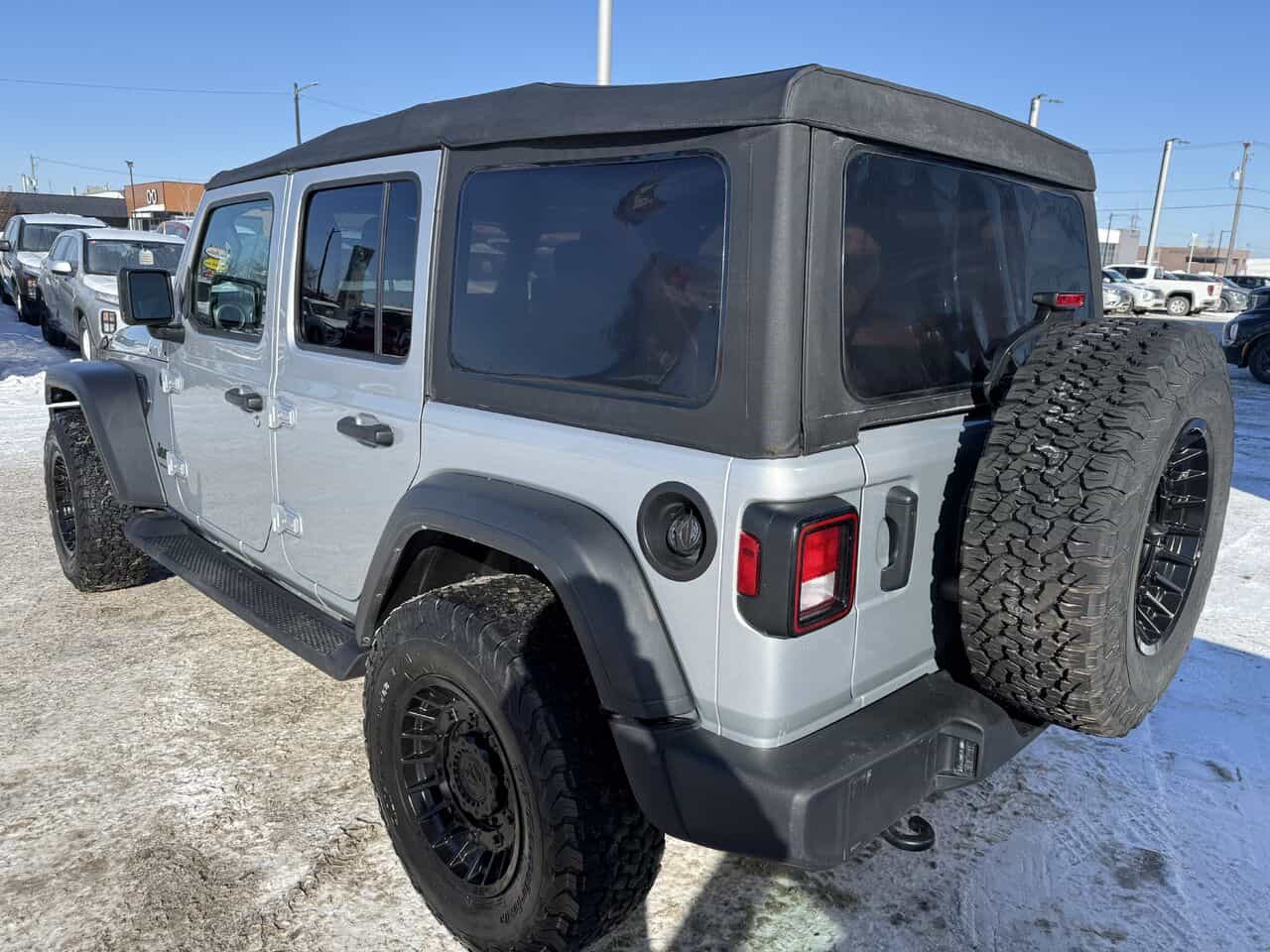 Image 3 Jeep Wrangler Sport S 4x4, Volant chauffant, Apple Carplay/Android Auto 2023