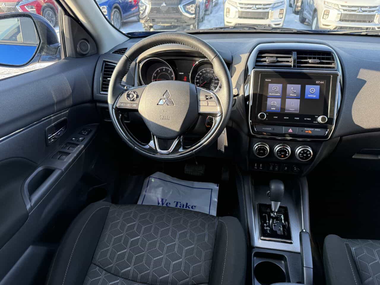 2023 Mitsubishi RVR SE AWC, Sièges chauffants, Connectivités - Image 11