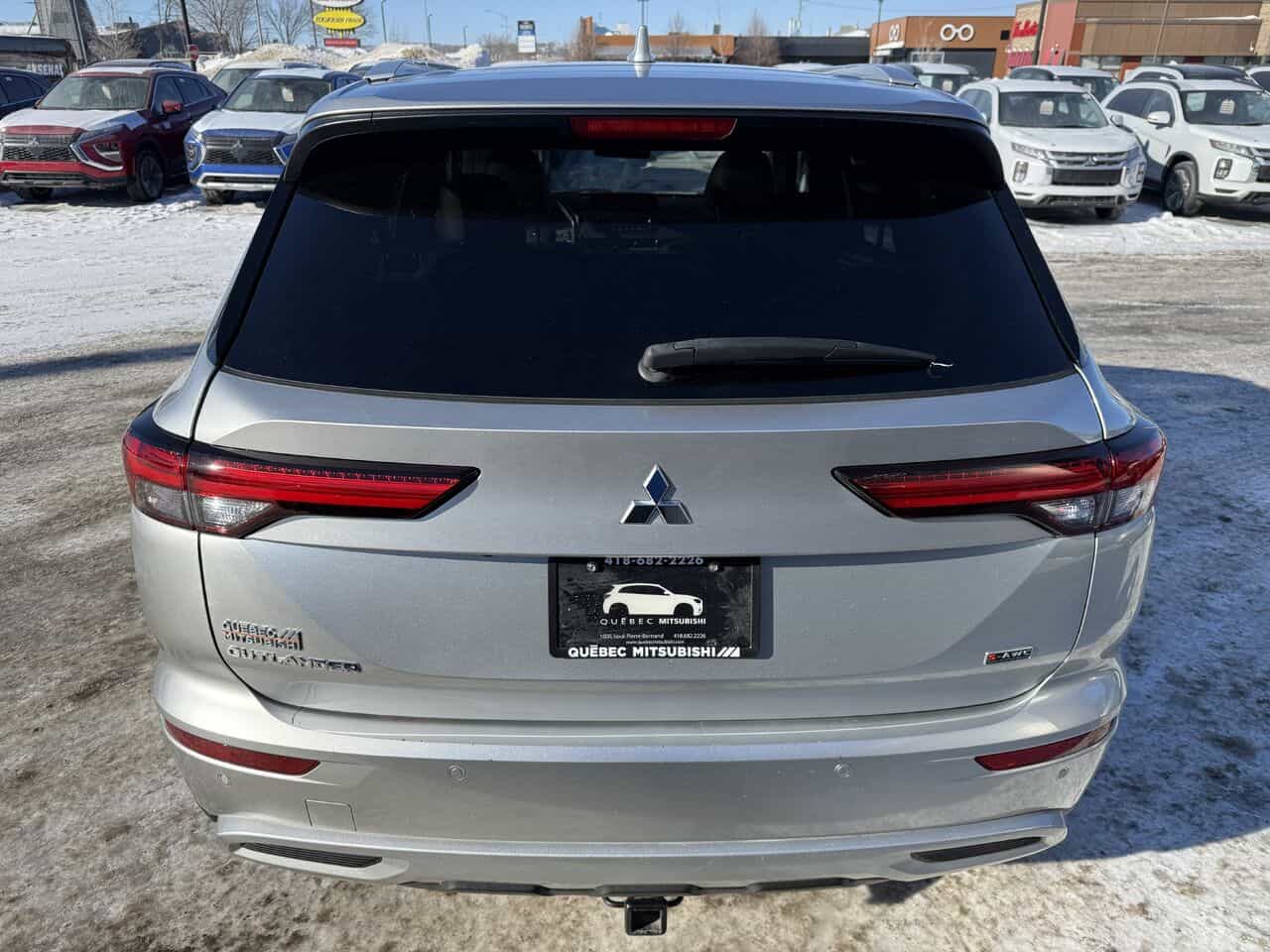 2022 Mitsubishi Outlander LE Premium S-AWC - Image 6