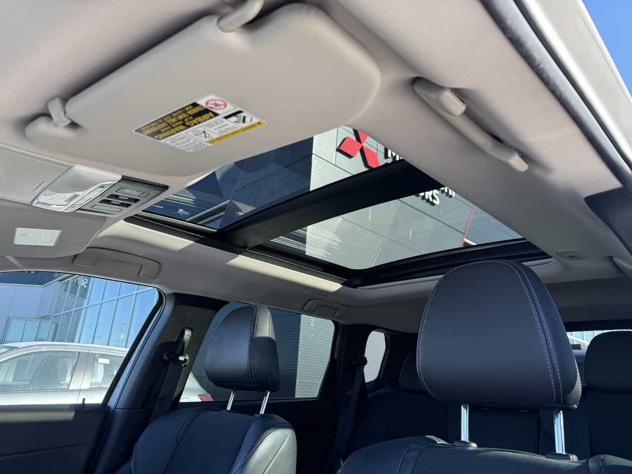 2022 Mitsubishi Outlander LE Premium S-AWC - Image 14