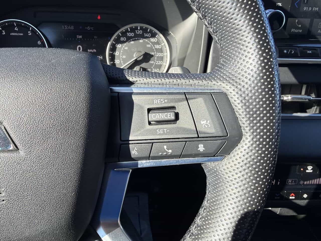 2022 Mitsubishi Outlander LE Premium S-AWC - Image 19