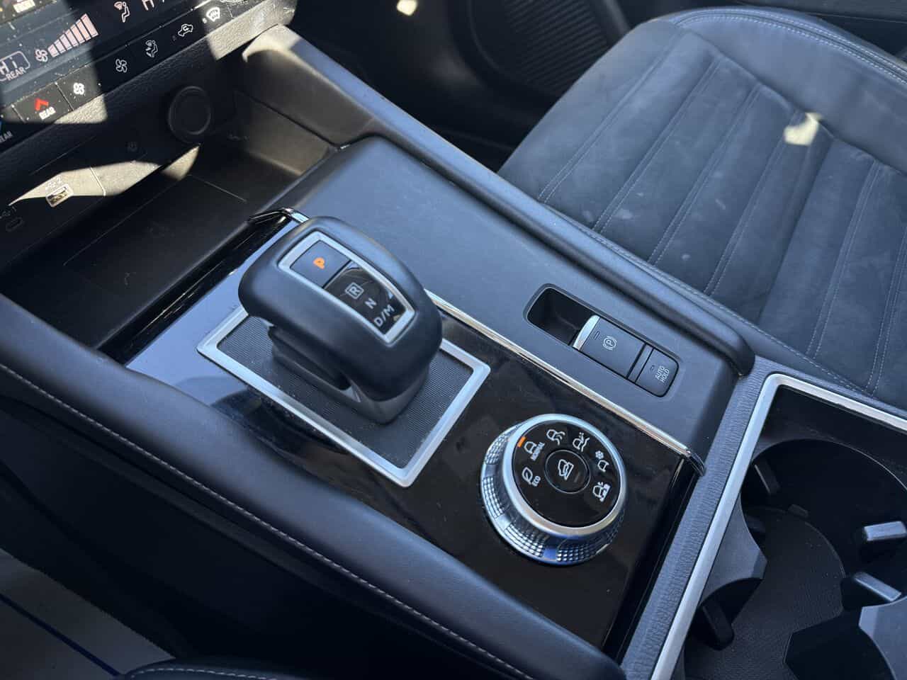 2022 Mitsubishi Outlander LE Premium S-AWC - Image 24