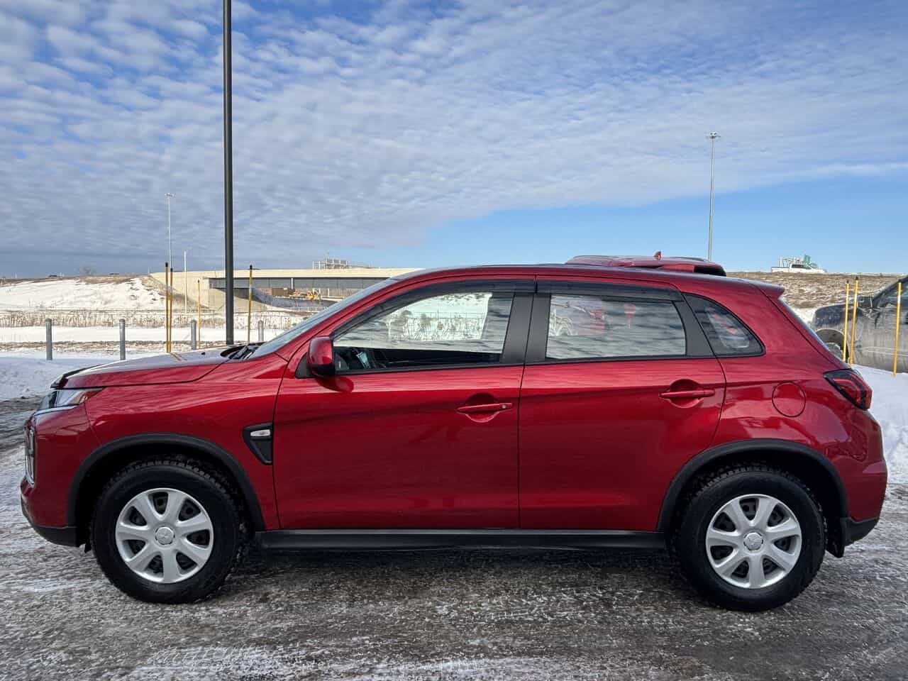 2024 Mitsubishi RVR Es Awc, Awd, Bancs Chauffants, Android Auto/Apple Carplay. - Image 2